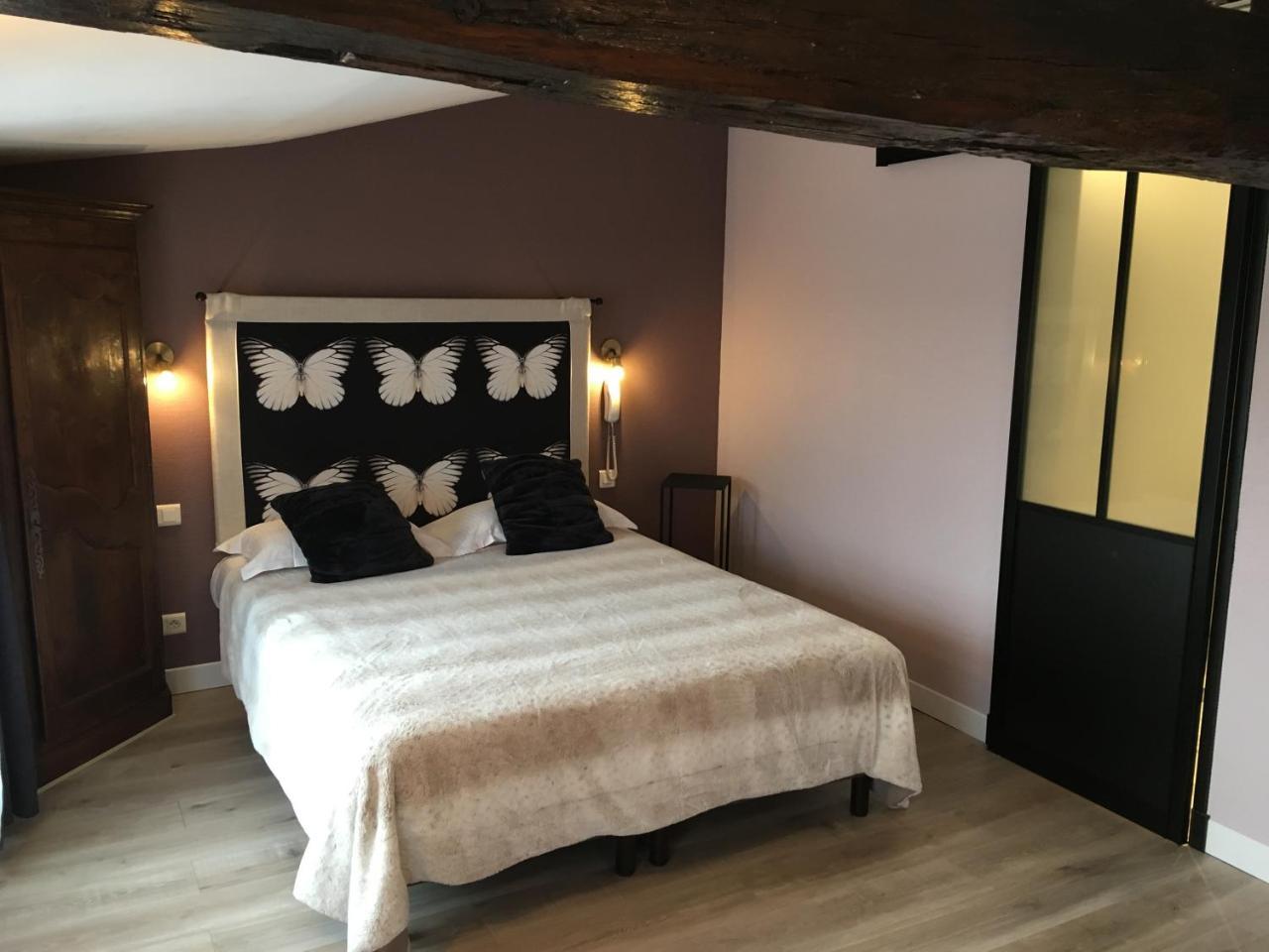 Logis Hotel Le Moulin De Chalons Le Guâ المظهر الخارجي الصورة