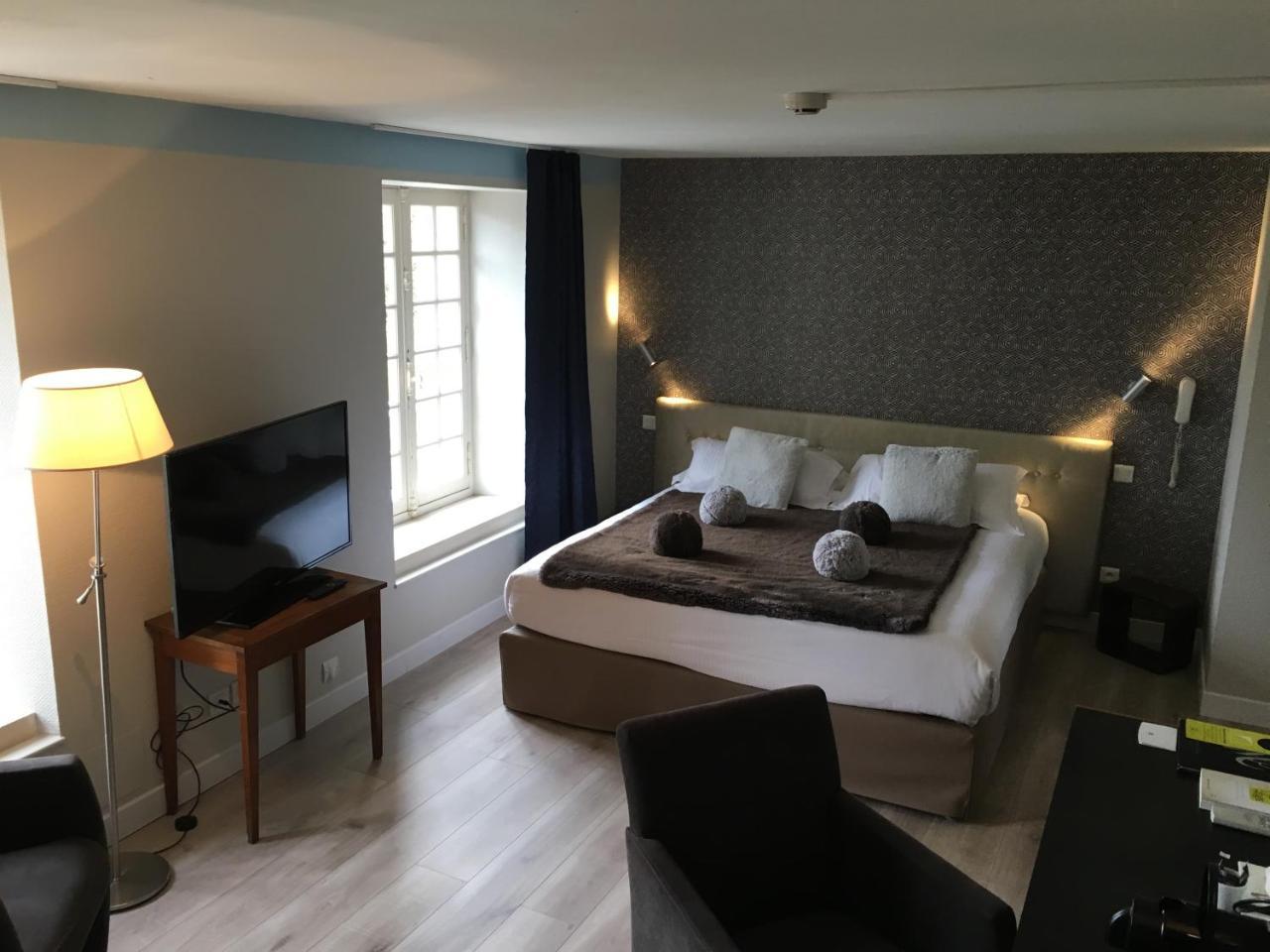 Logis Hotel Le Moulin De Chalons Le Guâ المظهر الخارجي الصورة